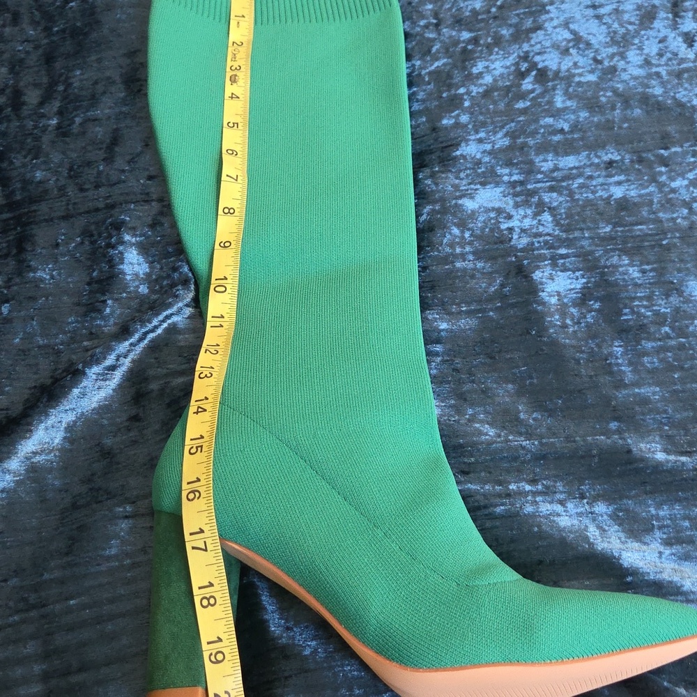 Green Knee-High Chunky Knit Pointed  Toe Heeled Boots - Picture 4 of 7
